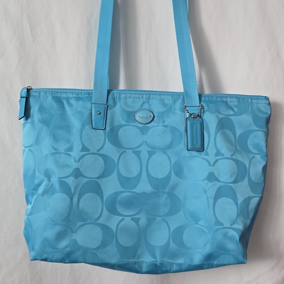 Coach Handbags - Coach Getaway Signature Nylon Packable Weekender Travel Bag w Original Insert